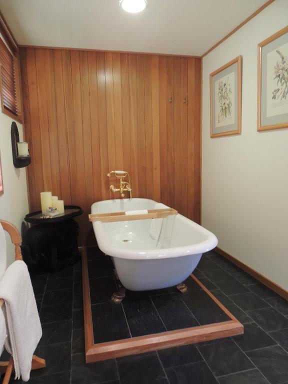 The Turret Boutique Accommodation Квінстаун Номер фото